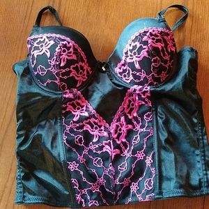 Size medium womans bra corset silky smooth